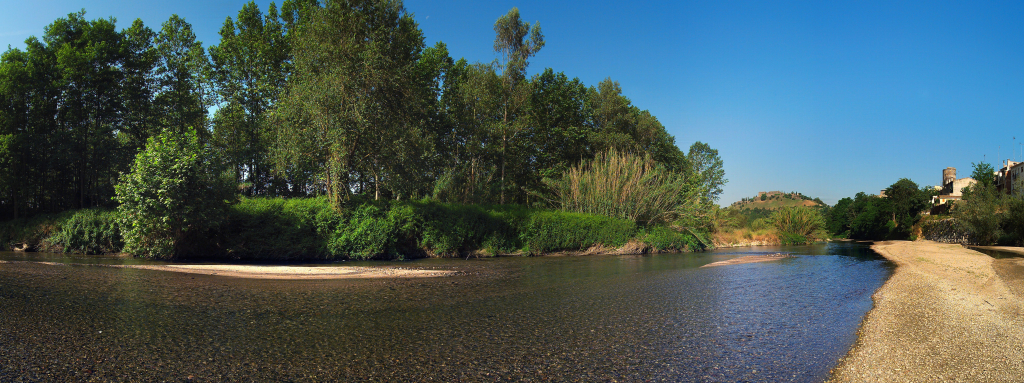 Photo: Associació de Turisme La Selva Comarca de l'Aigua. Banks of the Tordera in Hostalric.