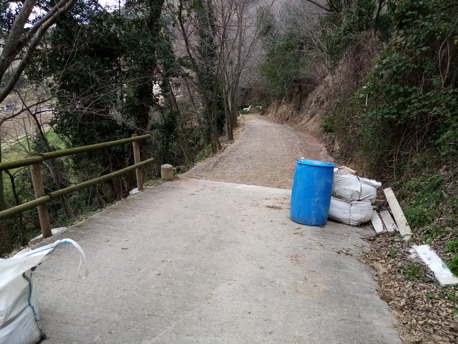 Foto: Consell Comarcal de la Selva. Verbesserungsarbeiten am Weg Camí del Molí in Hostalric.