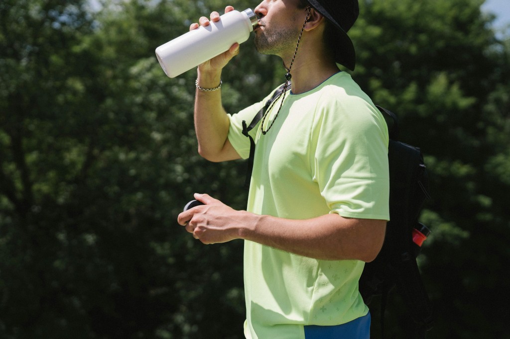 Water bottle. Photo by Katya Wolf (Pexels)